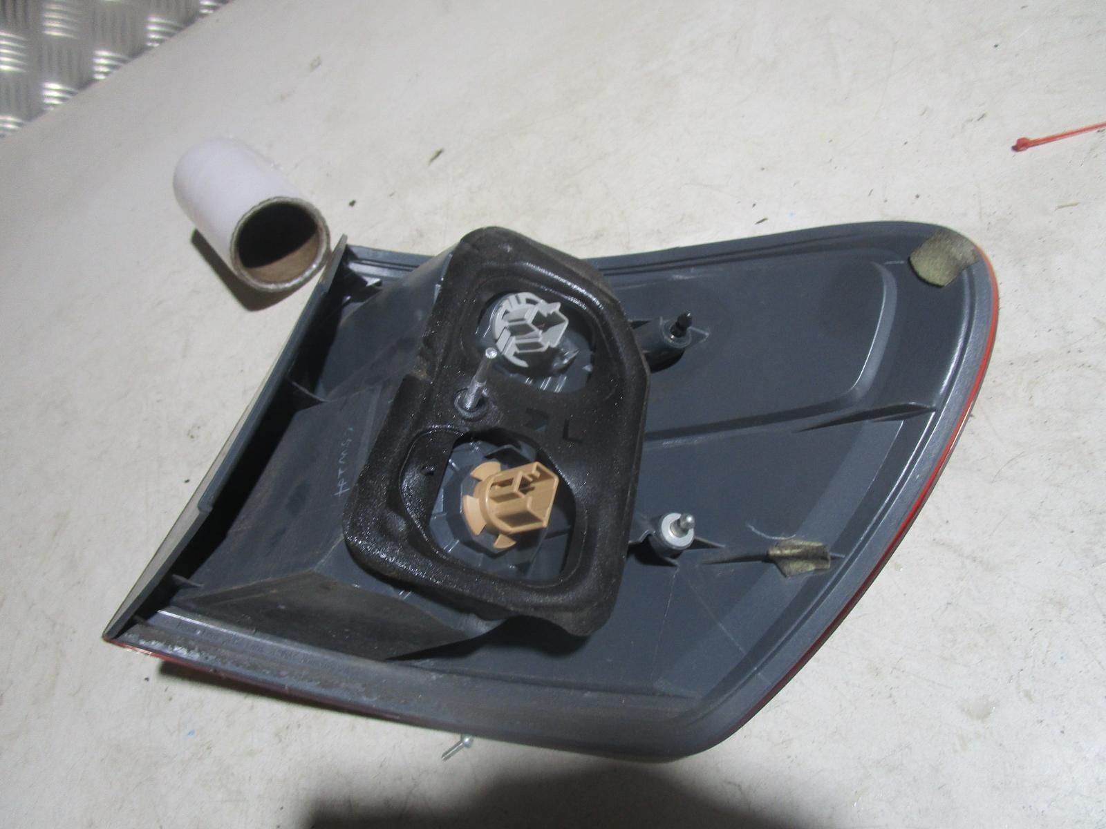 View Auto part Left Taillight Toyota Avensis 2007