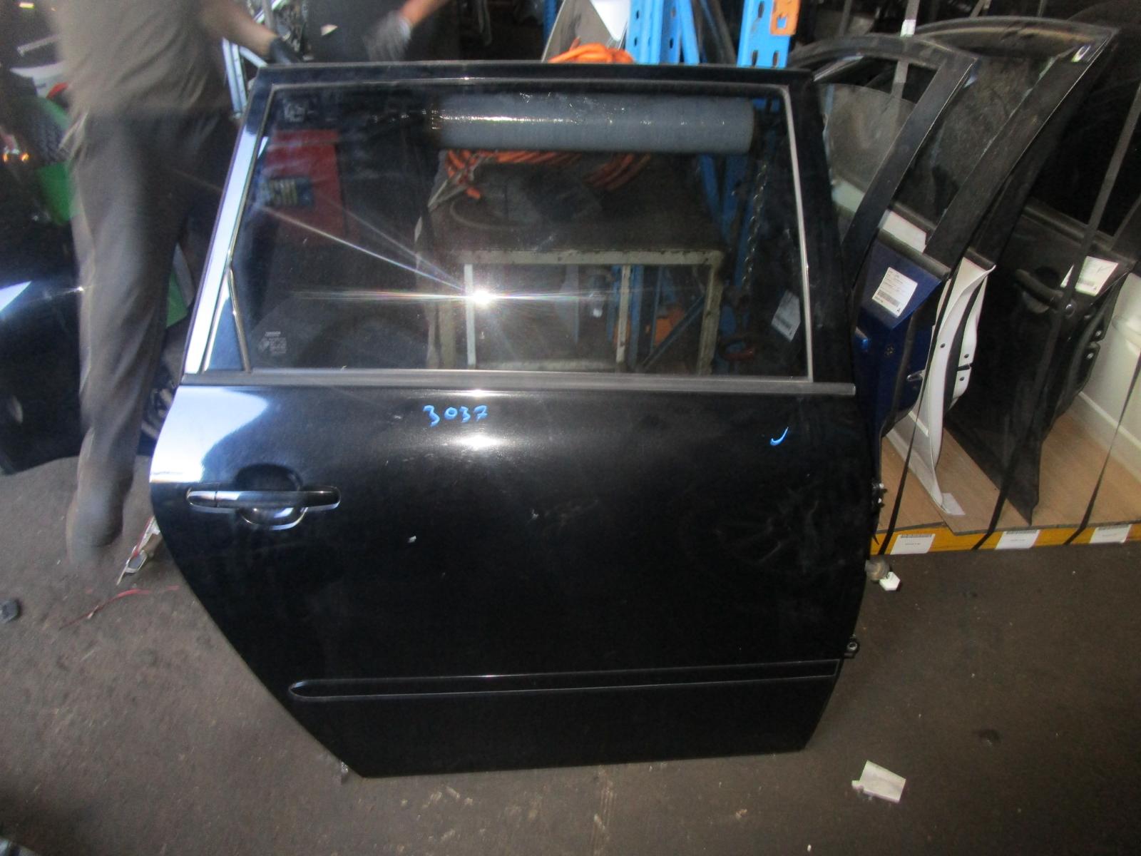 View Auto part Right Rear Door Sliding Toyota Avensis 2007