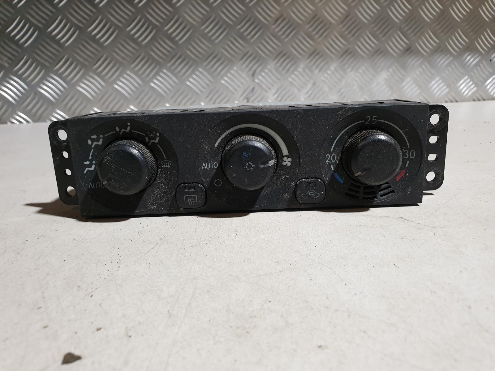 View Auto part Heater/Ac Controls Mitsubishi Pajero 2001