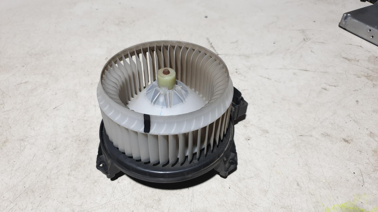 View Auto part Heater Fan Motor Toyota Hilux 2007