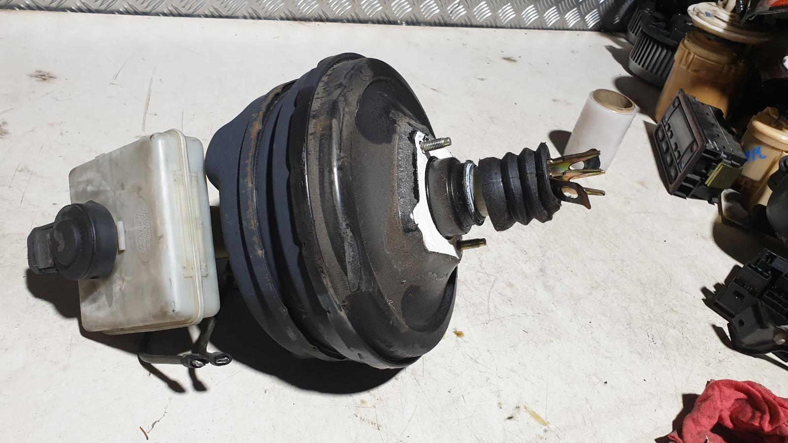 View Auto part Brake Booster Land Rover Discovery 2003