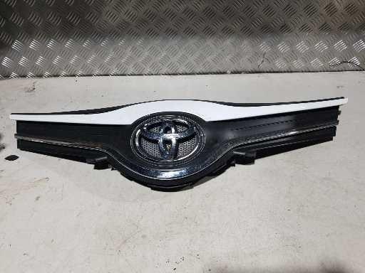 View Auto part Grille Toyota Yaris 2016