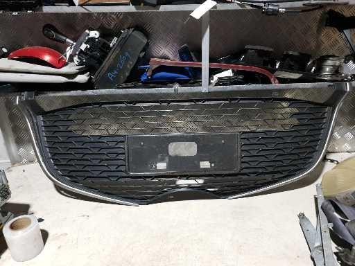 2016 Toyota Yaris Grille View Auto part Grille Toyota Yaris 2016