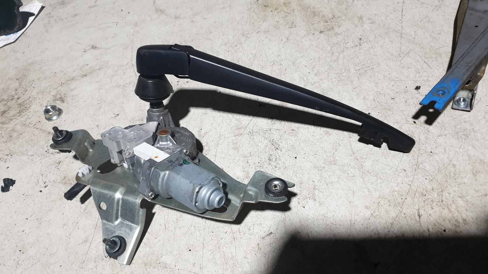 View Auto part Wiper Motor Nissan Murano 2010