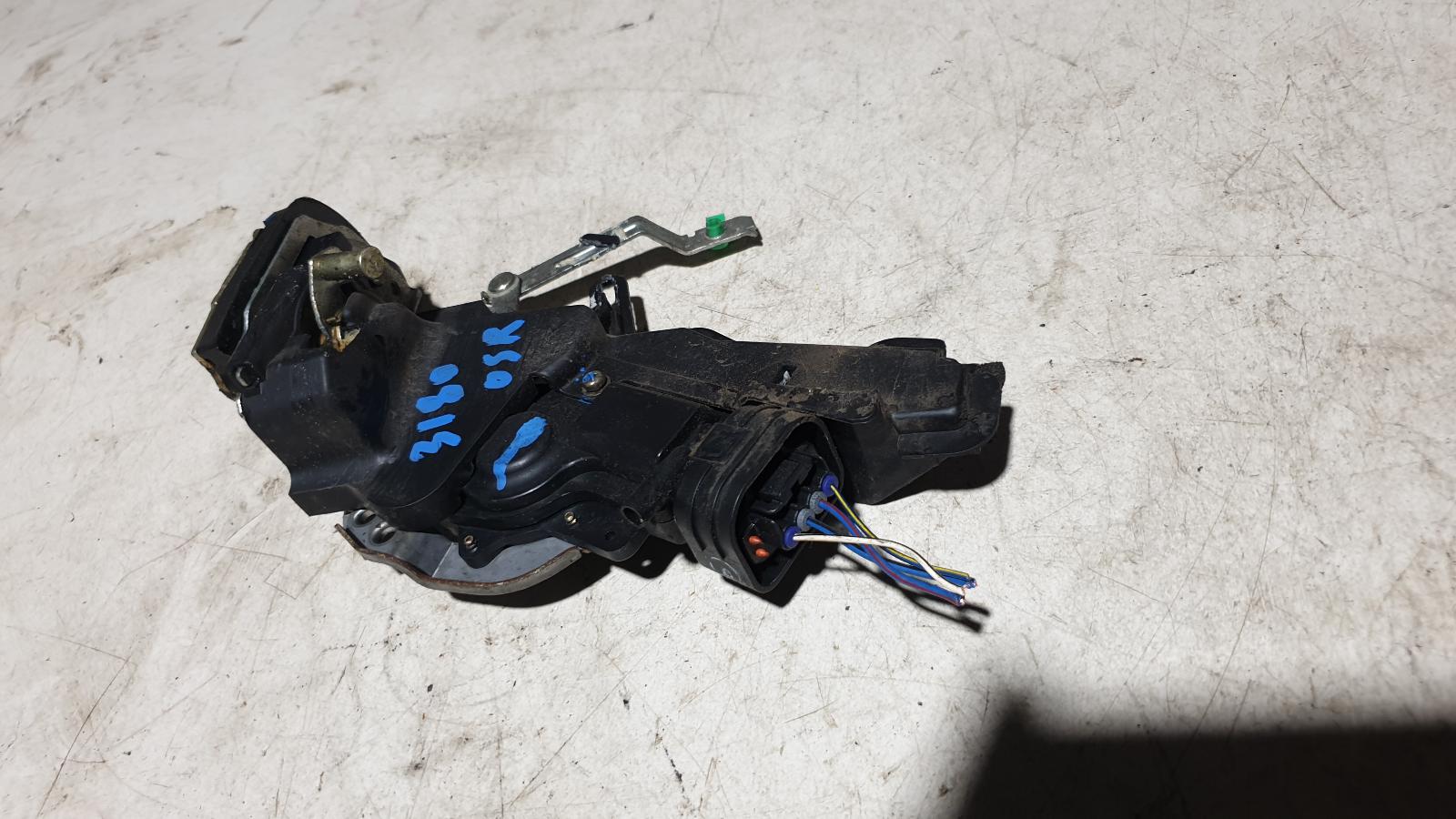 View Auto part Door/Boot/Gate Lock Toyota Camry 1999