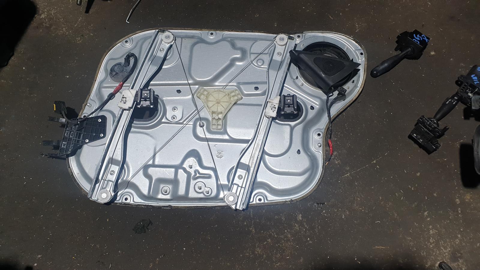 2007 Hyundai Elantra Left Front Window Reg/Motor View Auto part Left Front Window Reg/Motor Hyundai Elantra 2007