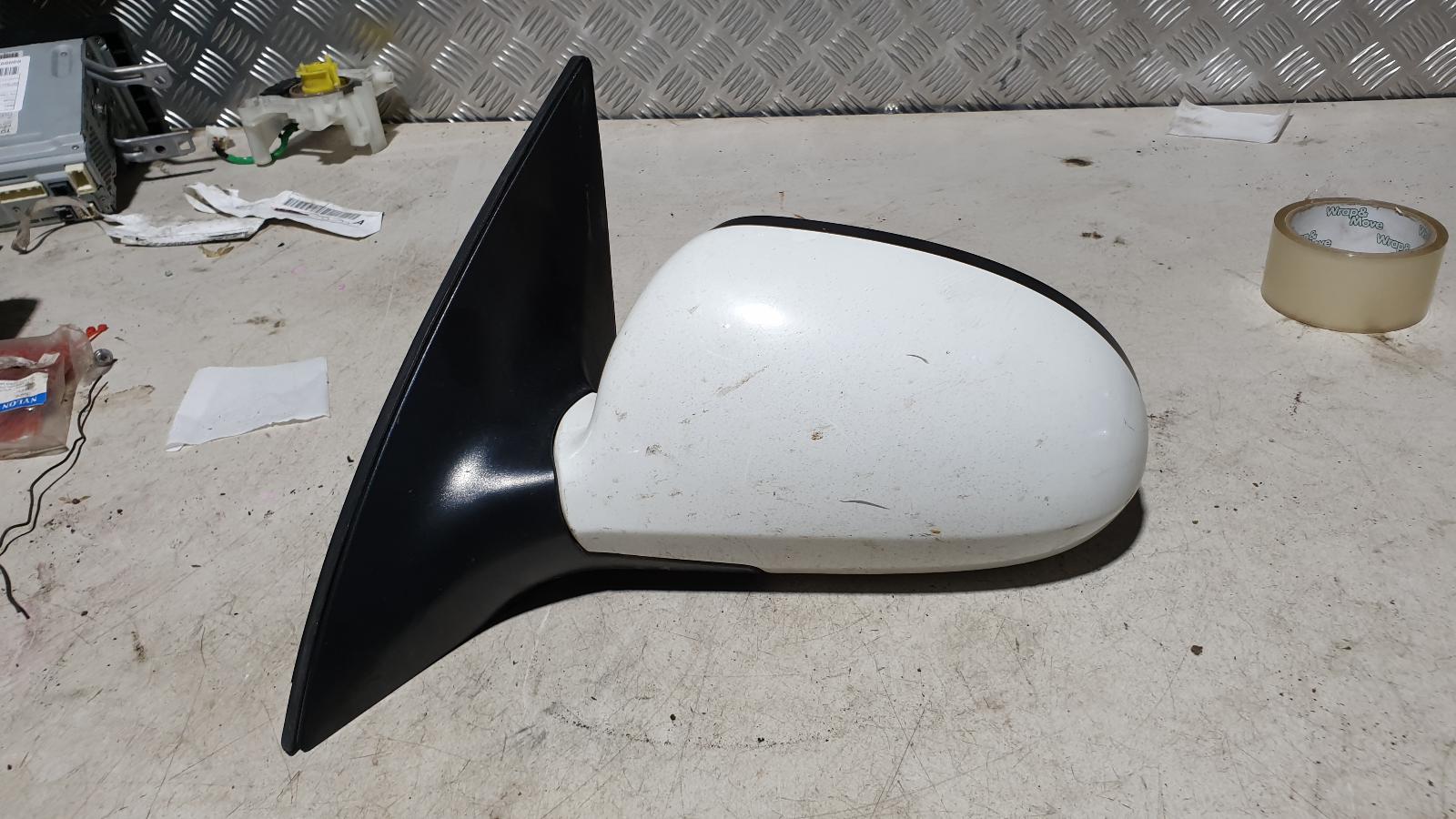 View Auto part Left Door Mirror Hyundai I30 2010