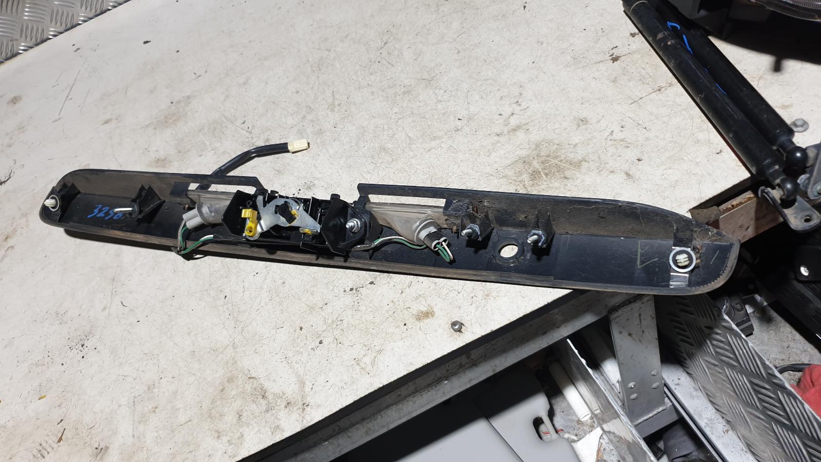 View Auto part Tailgate Handle Toyota Hiace 2007