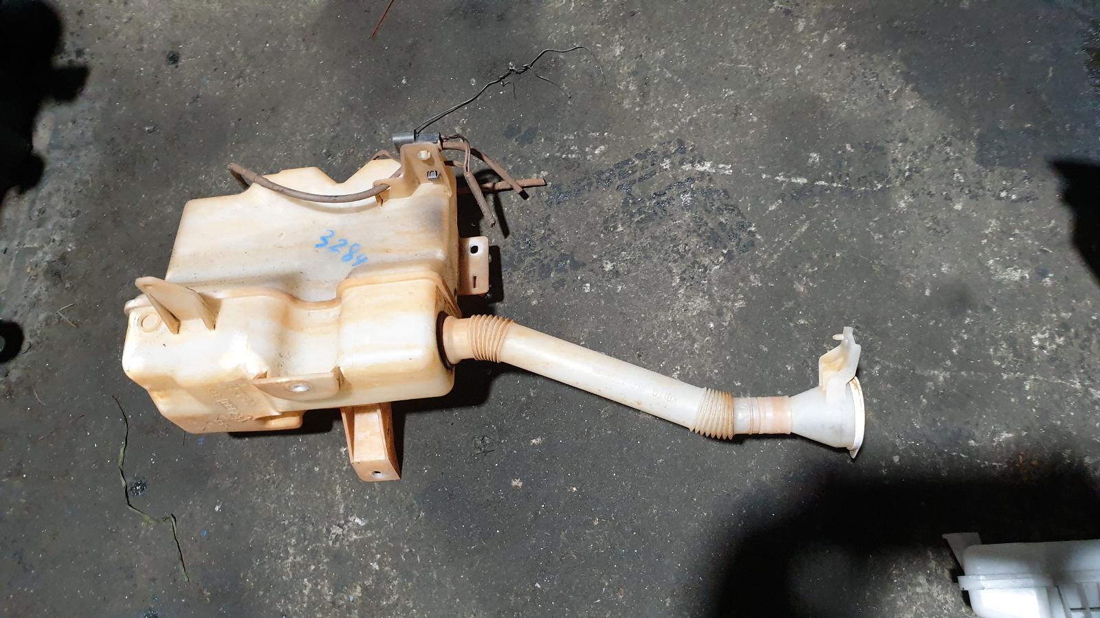 2009 Mitsubishi Outlander Washer Bottle View Auto part Washer Bottle Mitsubishi Outlander 2009