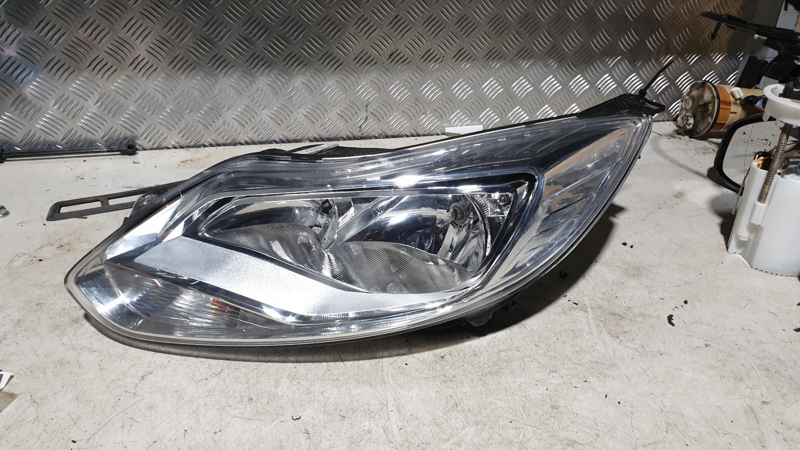 View Auto part Left Headlamp Ford Focus 2014