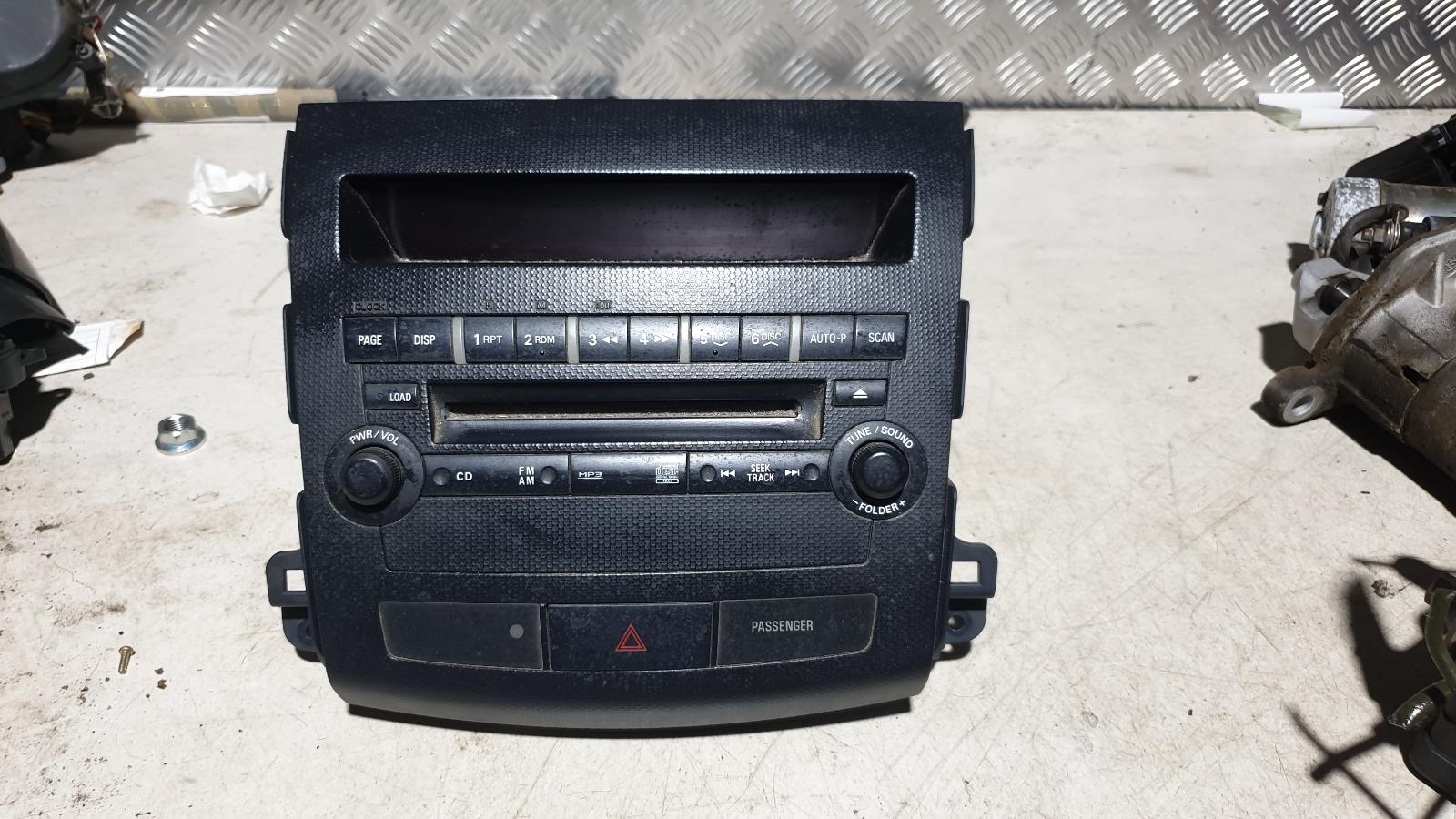 View Auto part Radio/Cd/Dvd/Sat/Tv Mitsubishi Outlander 2006