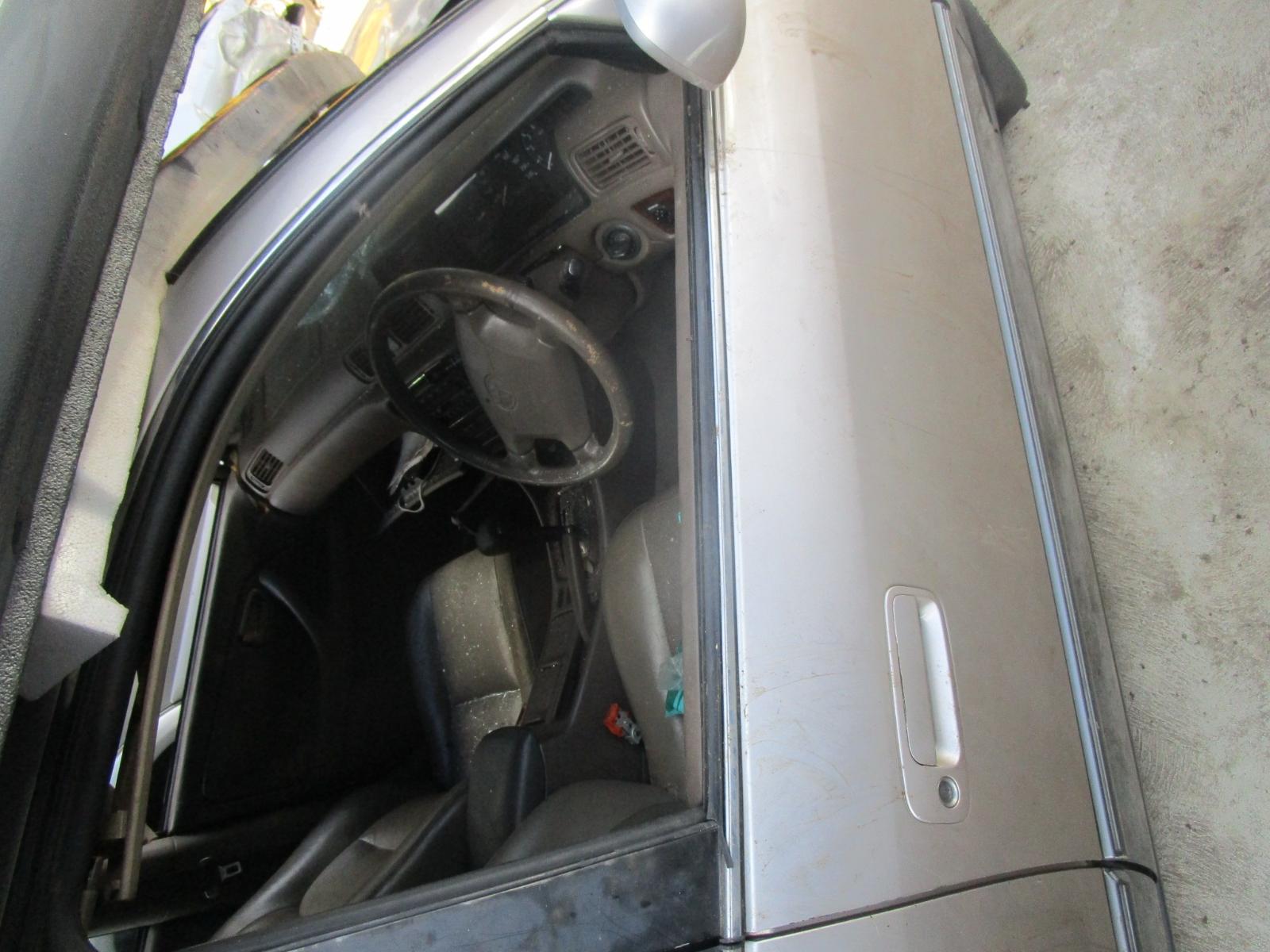 View Auto part Right Taillight Toyota Camry 1997