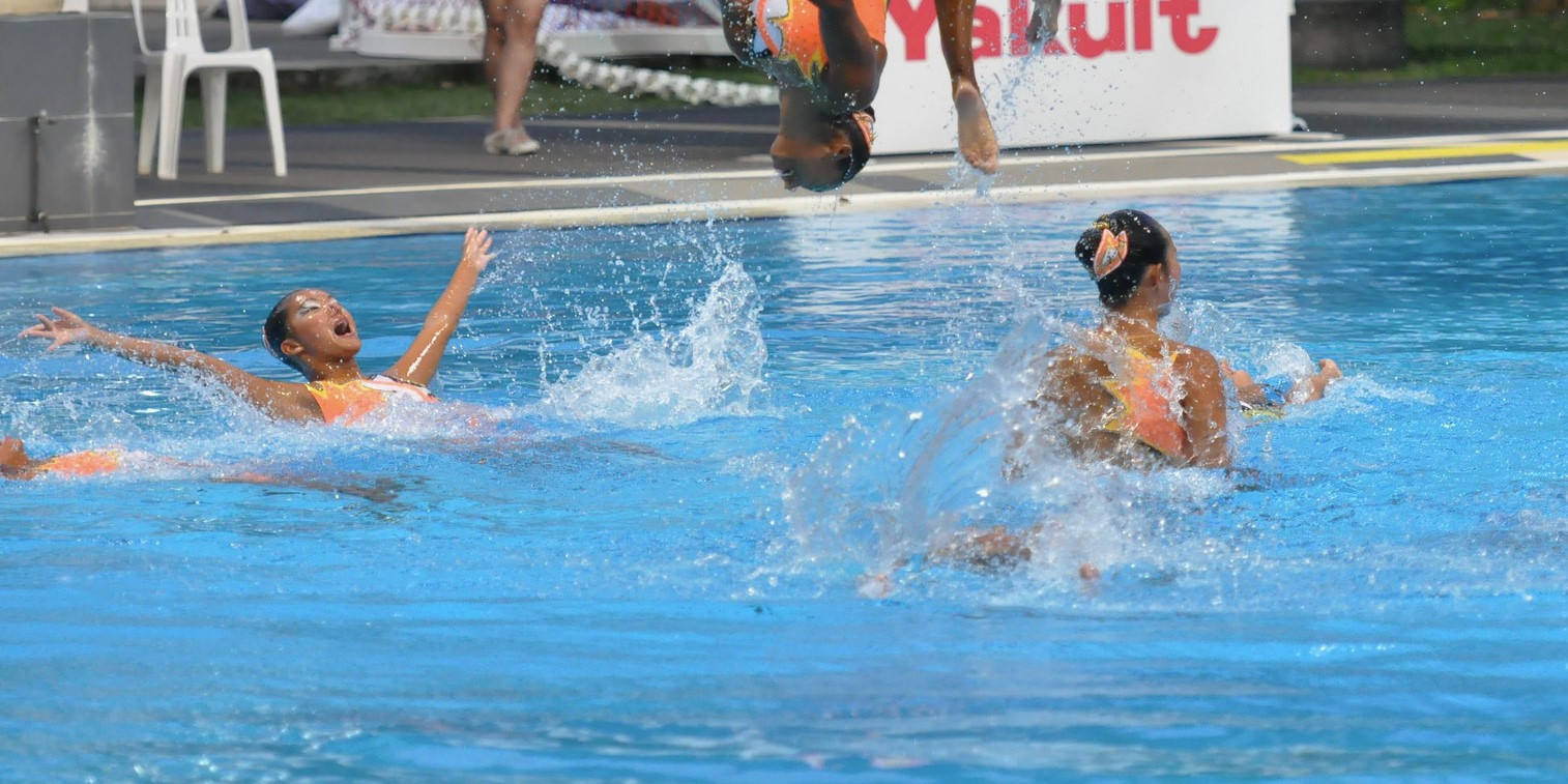 A Singaporean sychronised swimming team at the 2012 South East Asia Swimming Championships