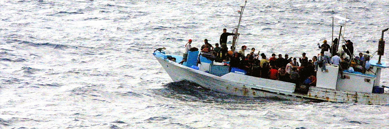 Refugee boat. Image: Wikimedia