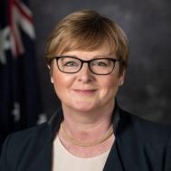 Linda Reynolds