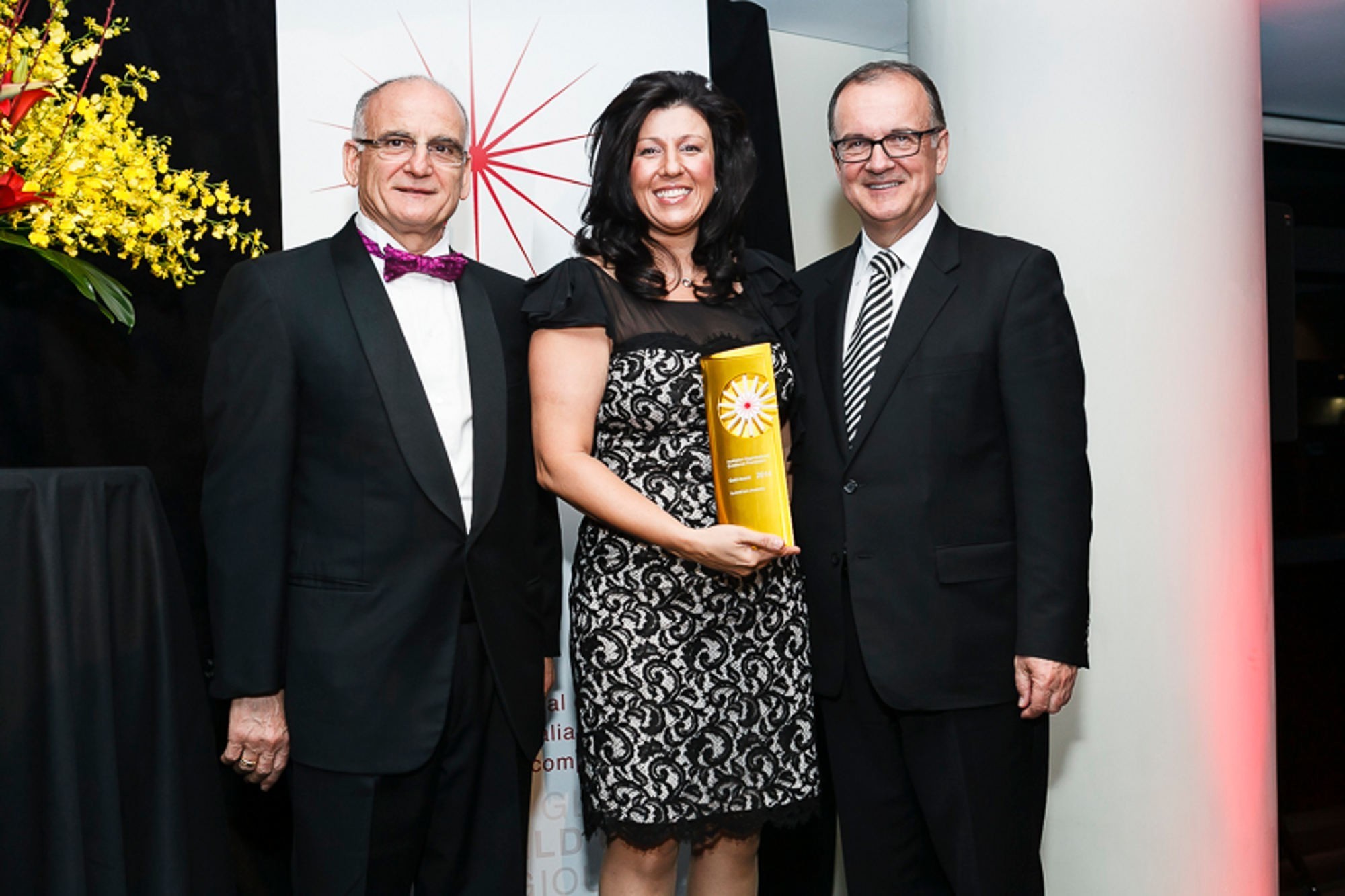 SummitCare CEO, Cynthia Payne (centre), with Harry Xydas (left), chair of the Australian Organisational Excellence Foundation and former Telstra CEO, Ziggy Switkowski.