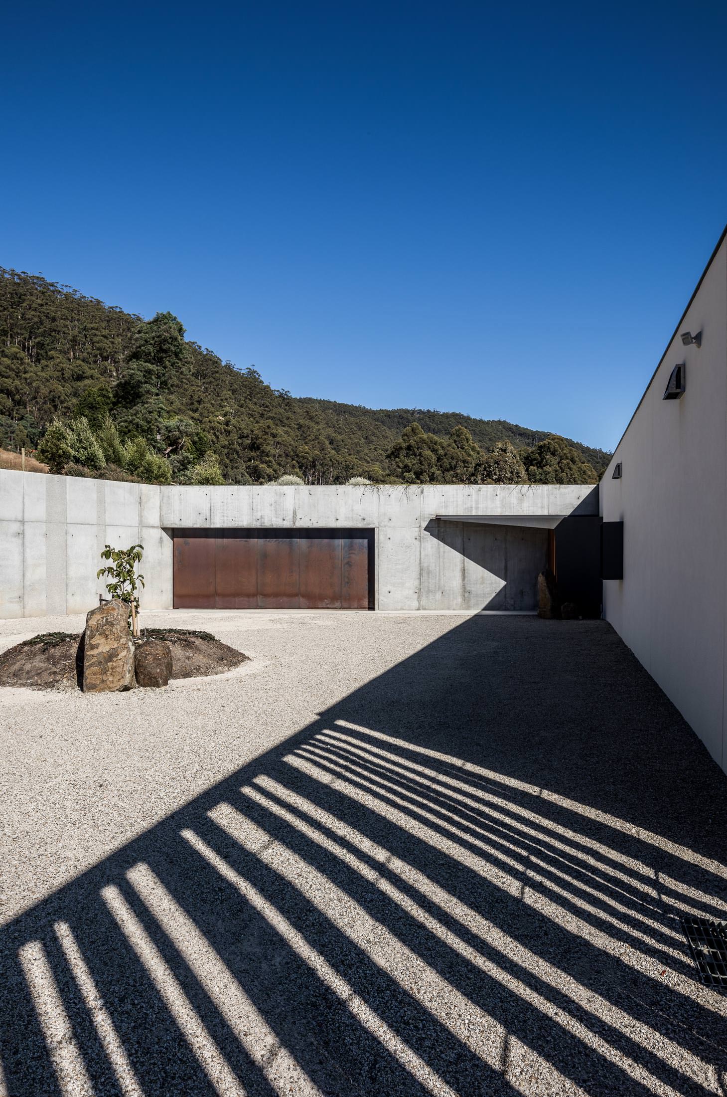 SUNNYBANKS HOUSE 2