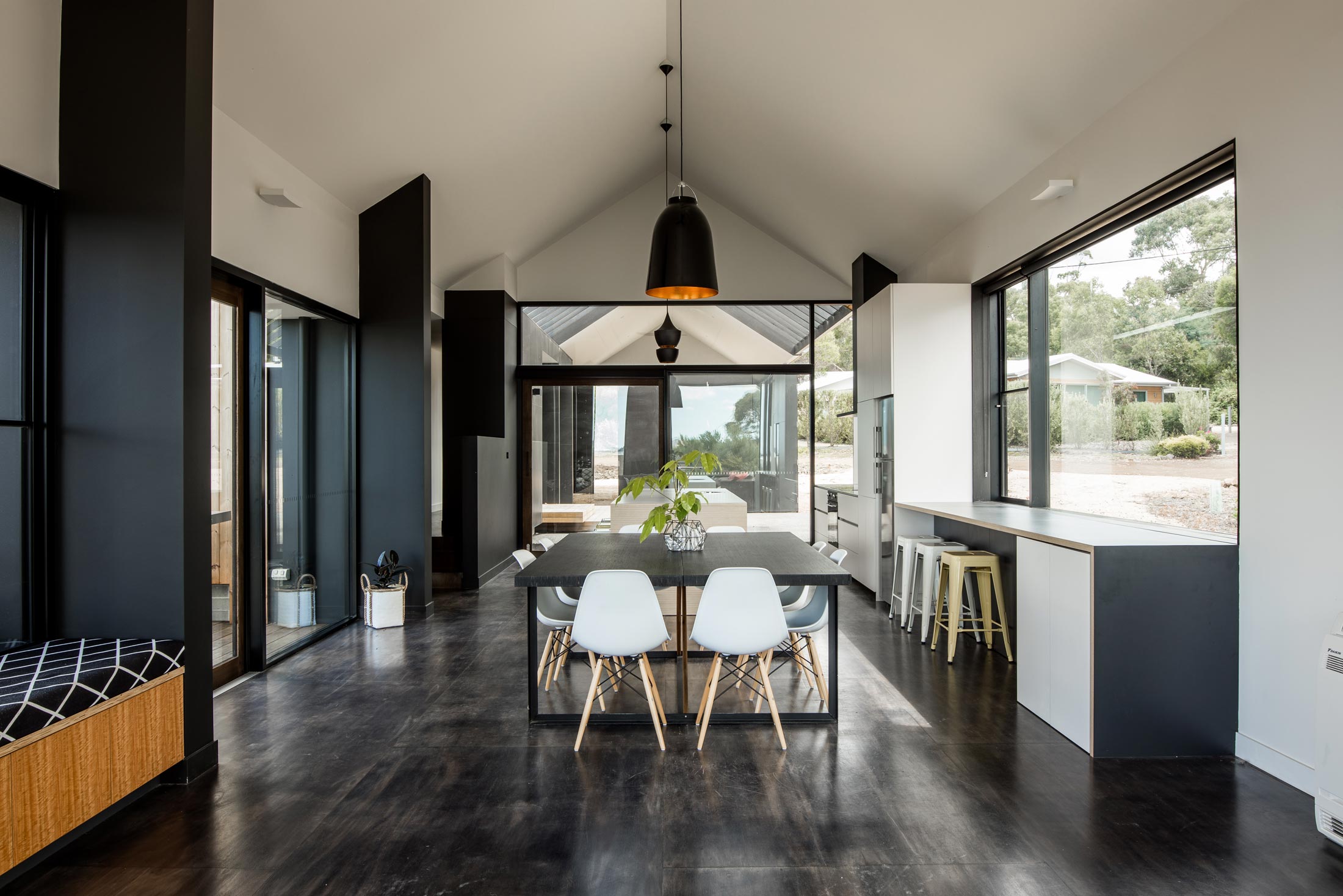 SPRING BEACH HOUSE 12