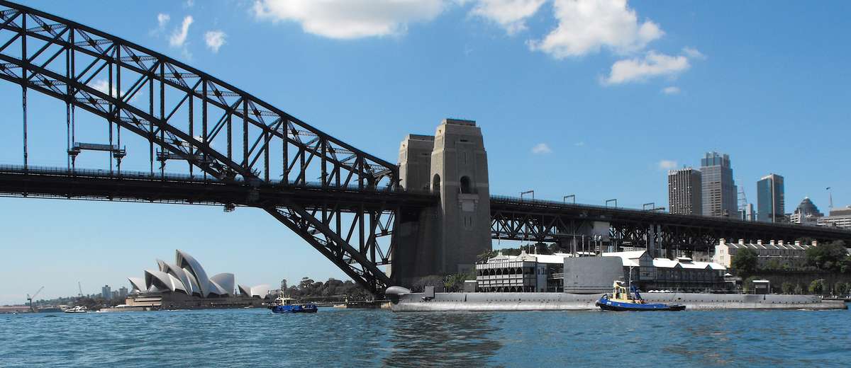 A perfect day, a perfect harbour, a perfect tow