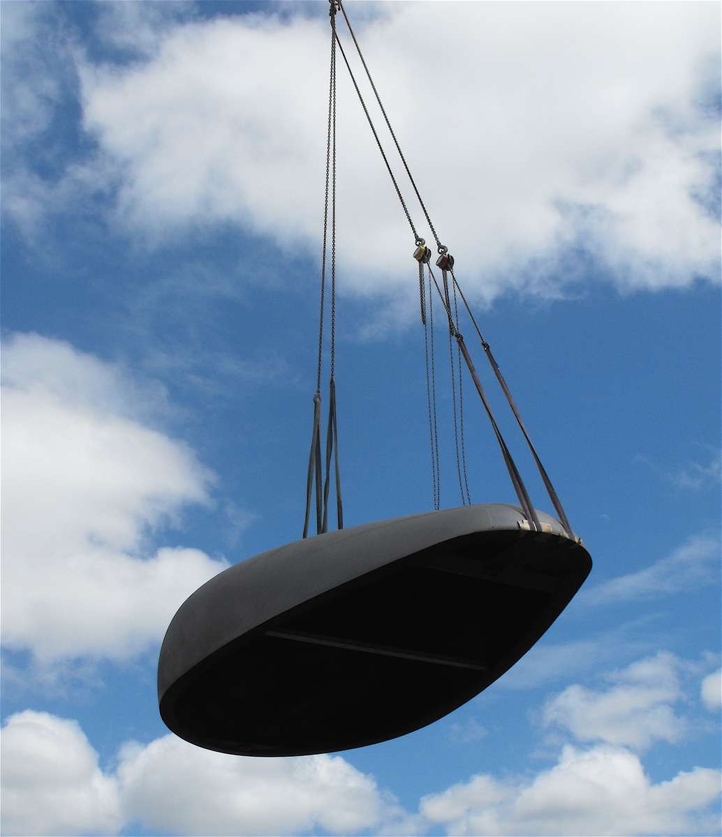 Rising the sonar dome, a Magritte moment