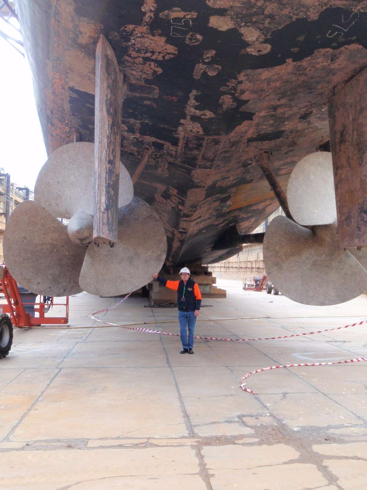 HMAS Vampire refit work at Garden Island