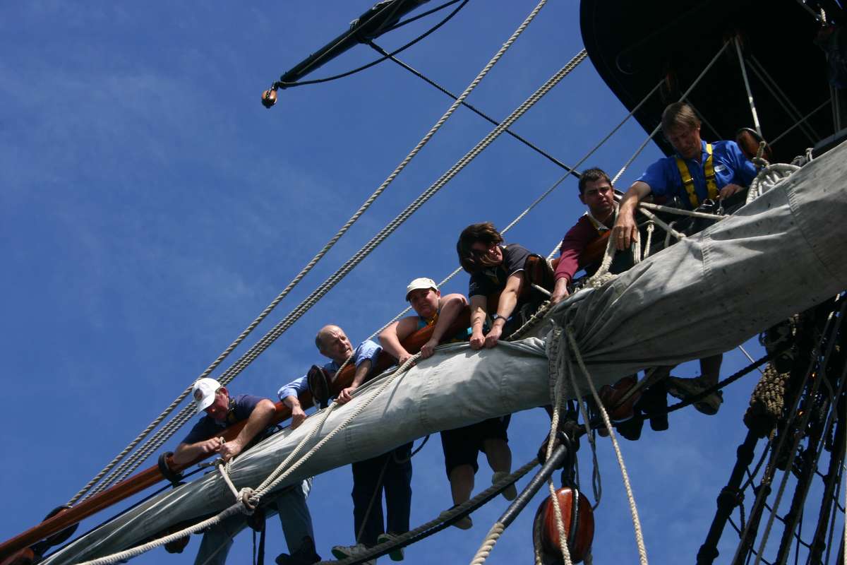 Harbour stowing the Main Course