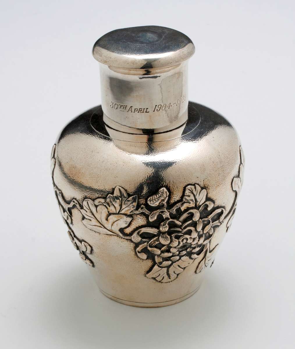Chinese tea caddy Chinese tea caddy