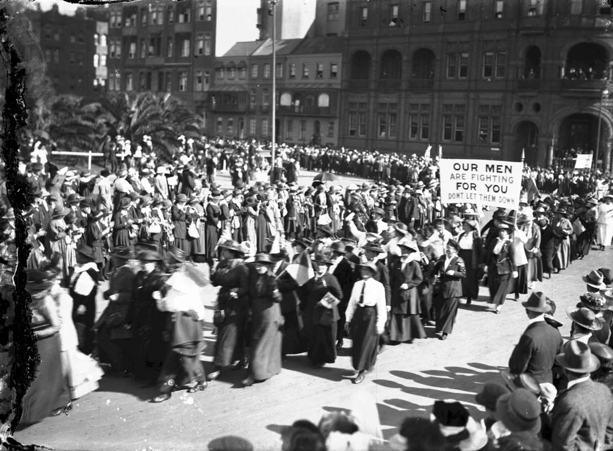 Women marching in WW1 parade Women marching in WW1 parade
