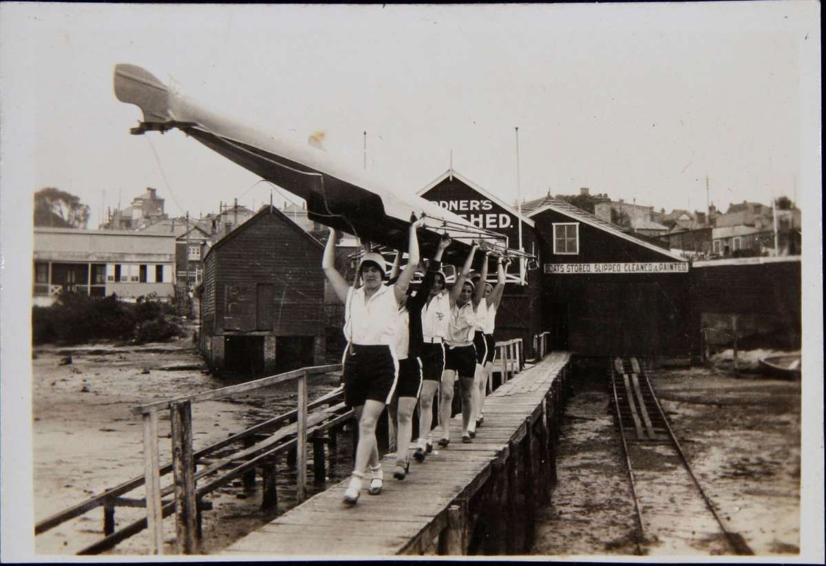 00042412 ANMM Collection Gift from the Estate of Trixie Whaling