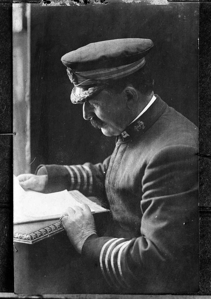 00035534 Portrait of Captain Edward Robert Sterling