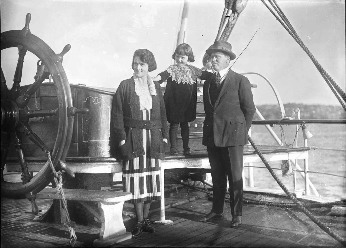 Ethel May Sterling, Margaret Francis Sterling and Captain Ray Milton Sterling