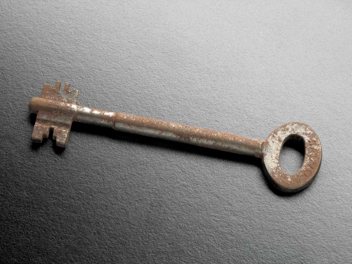 Valerie Lederer’s front door key to her family’s house in Vienna, 1938. ANMM Collection Gift from Walter and Jean Lederer