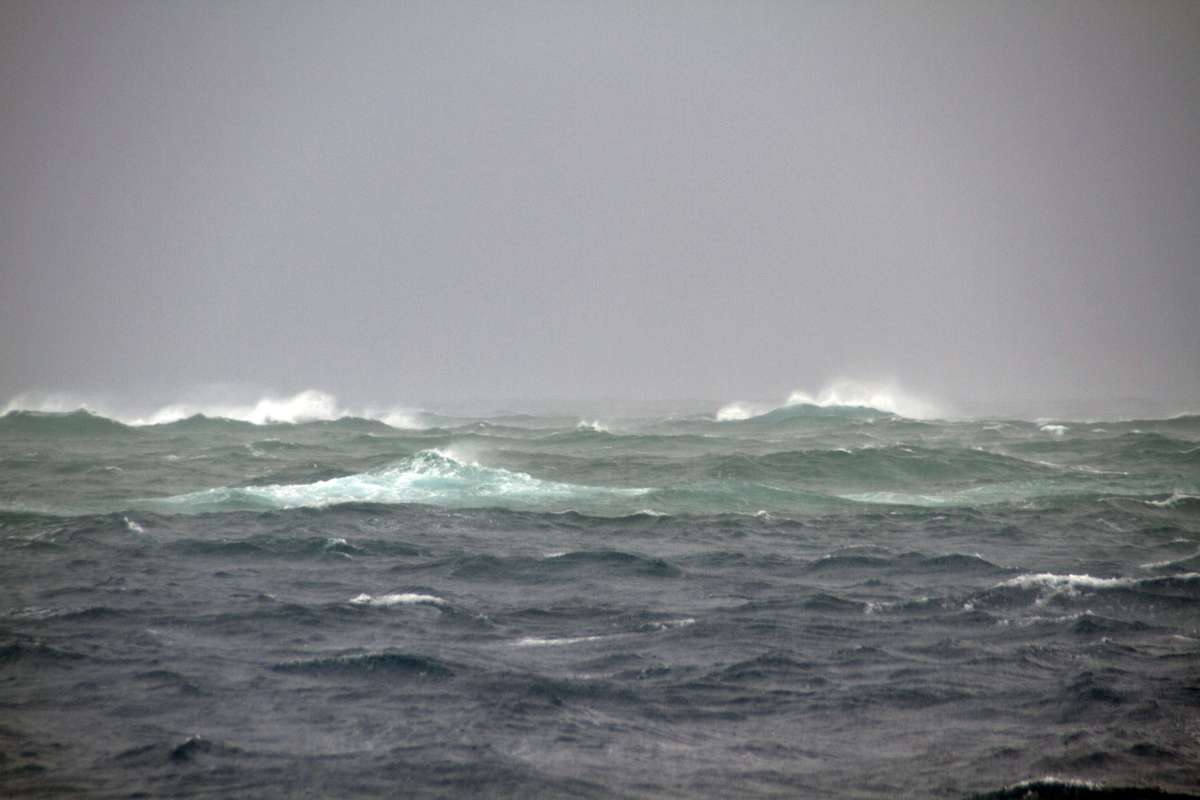 Sea conditions at the wreck site on Ashmore Reef.