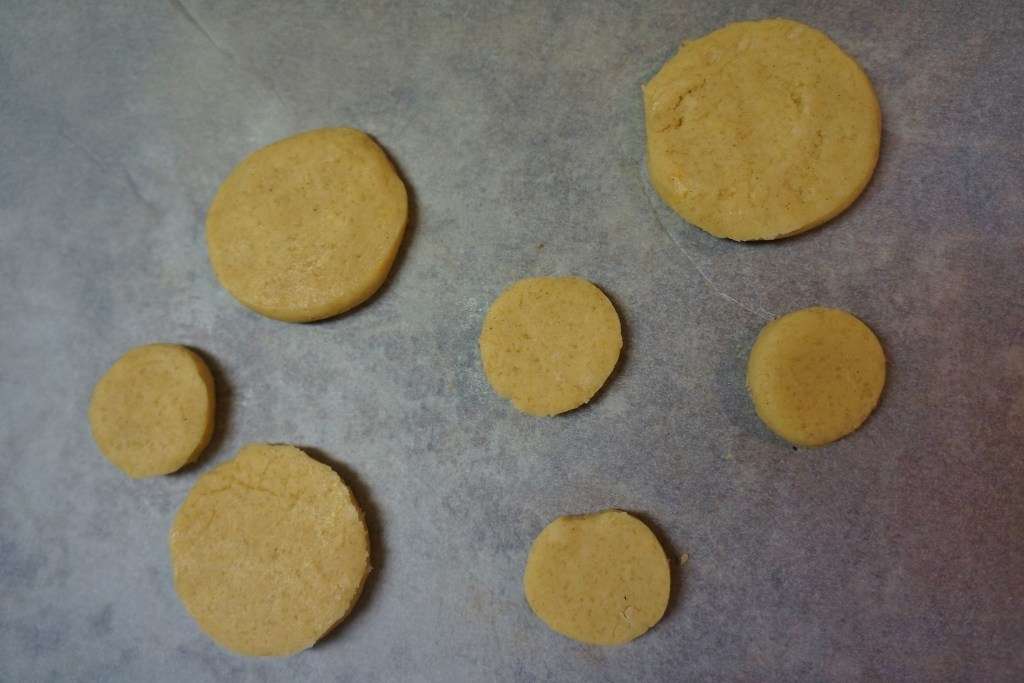 4 dough circles