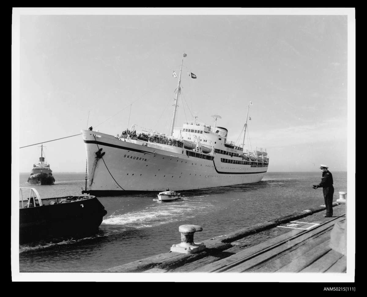 Skaubryn on an earlier voyage carrying ICEM