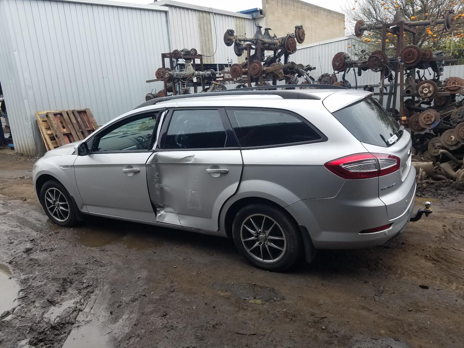 2011 Ford Mondeo Right Front Window Reg/Motor View Auto part Right Front Window Reg/Motor Ford Mondeo 2011