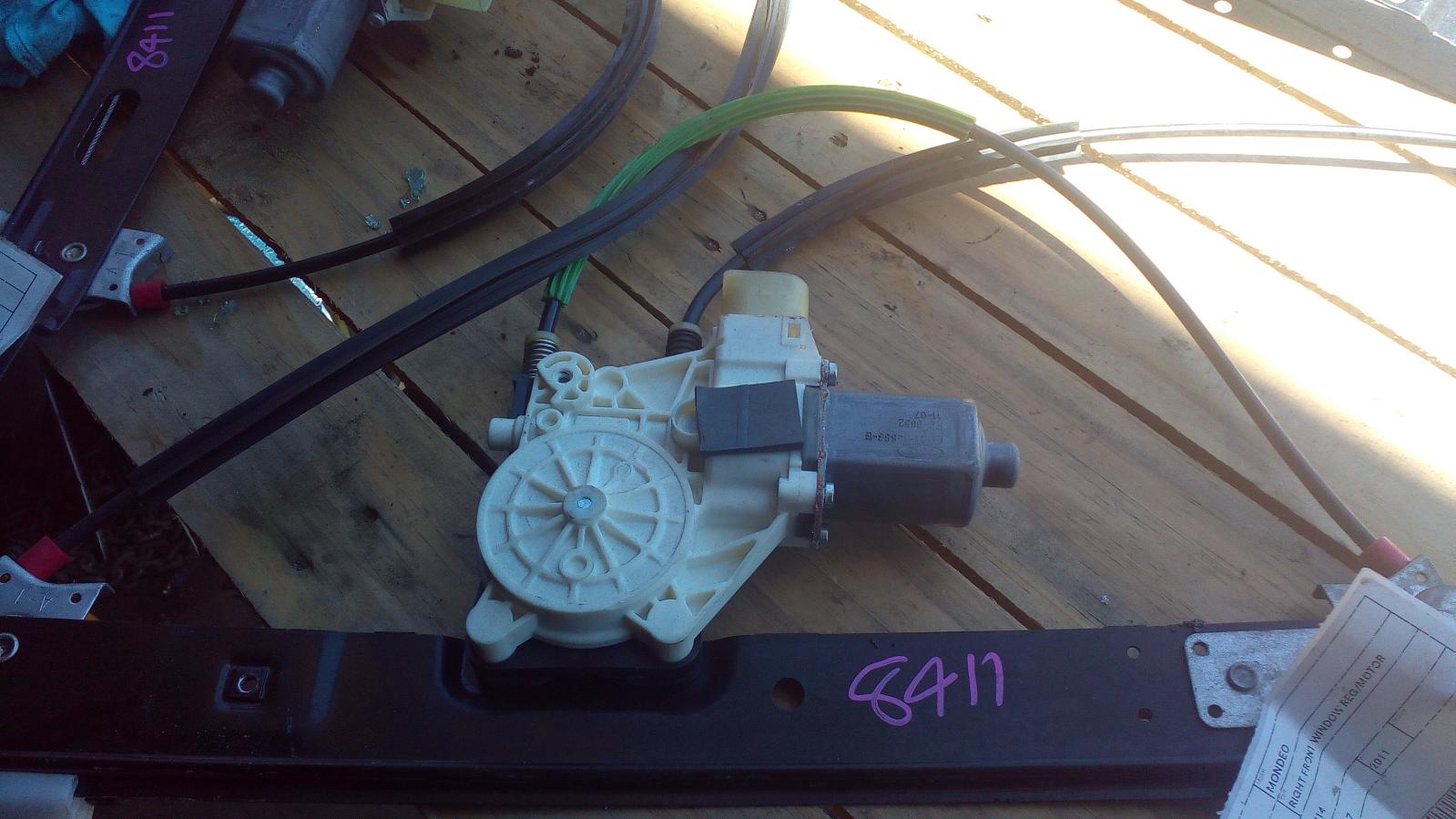 2011 Ford Mondeo Right Front Window Reg/Motor View Auto part Right Front Window Reg/Motor Ford Mondeo 2011