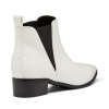DELICIOUS BOOTS IN WHITE