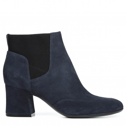 naturalizer danica boot