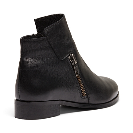 black flat boots uk