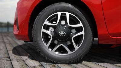 15" Alloy Wheels (Machined Black)
