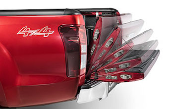 Featherlite-Tailgate-Assist