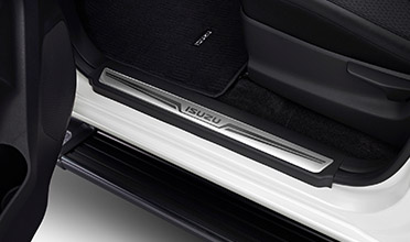 d-max-door-scruff-plates