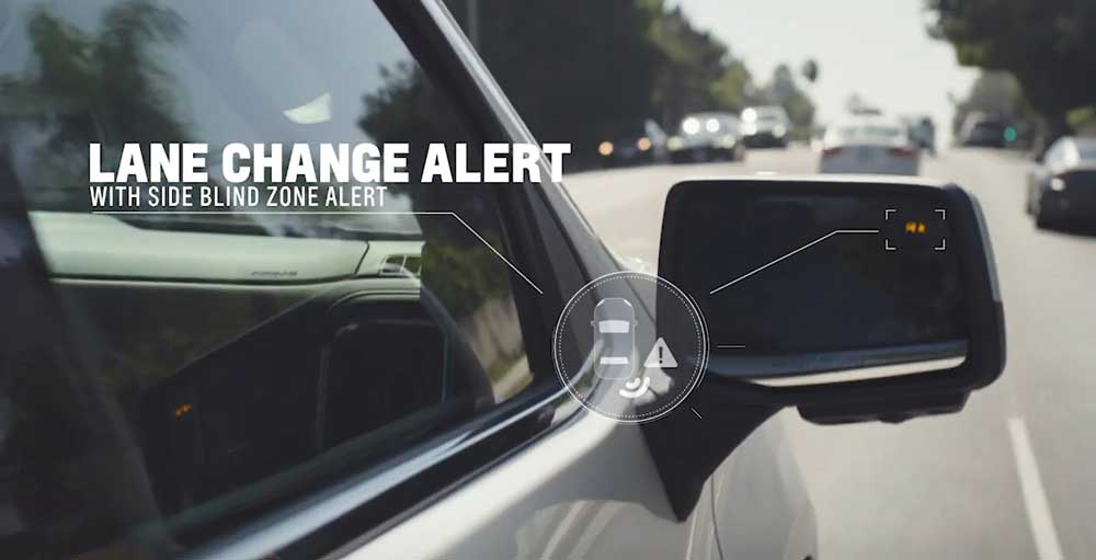 LANE CHANGE ALERT WITH SIDE BLIND ZONE ALERT