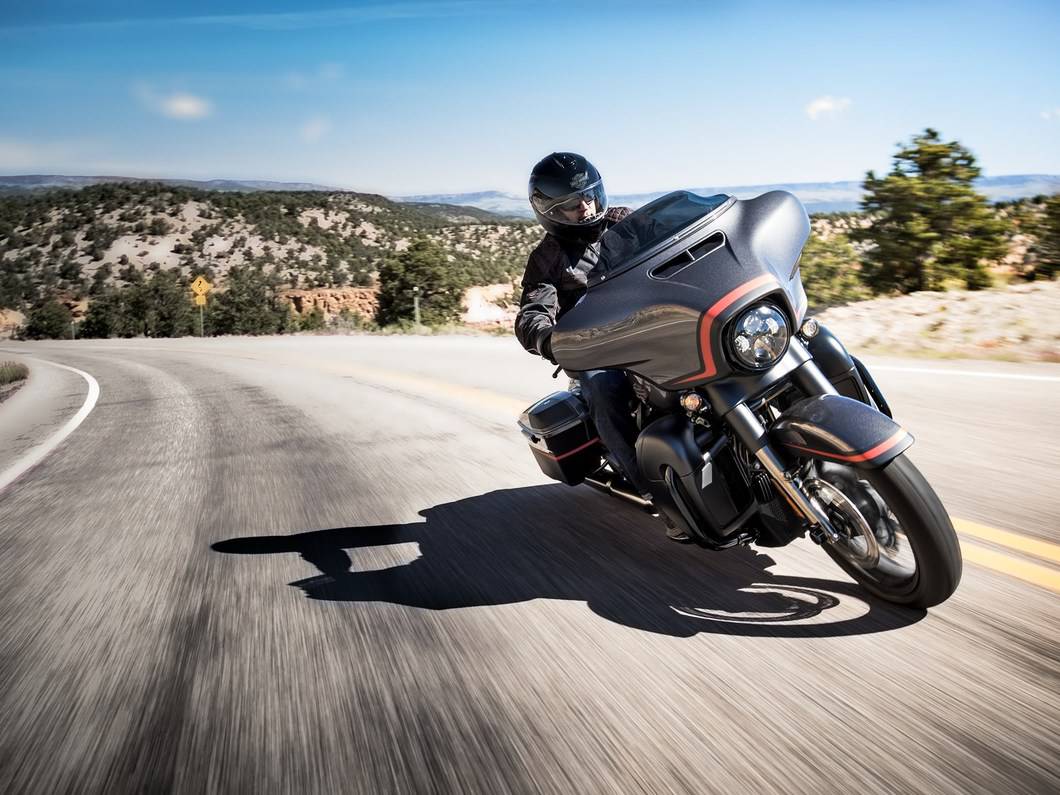 CVO™ STREET GLIDE™