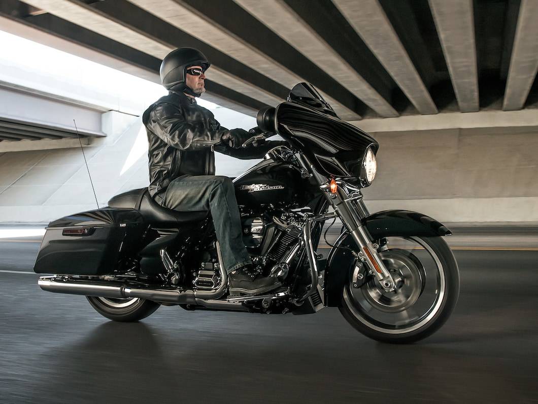STREET GLIDE™