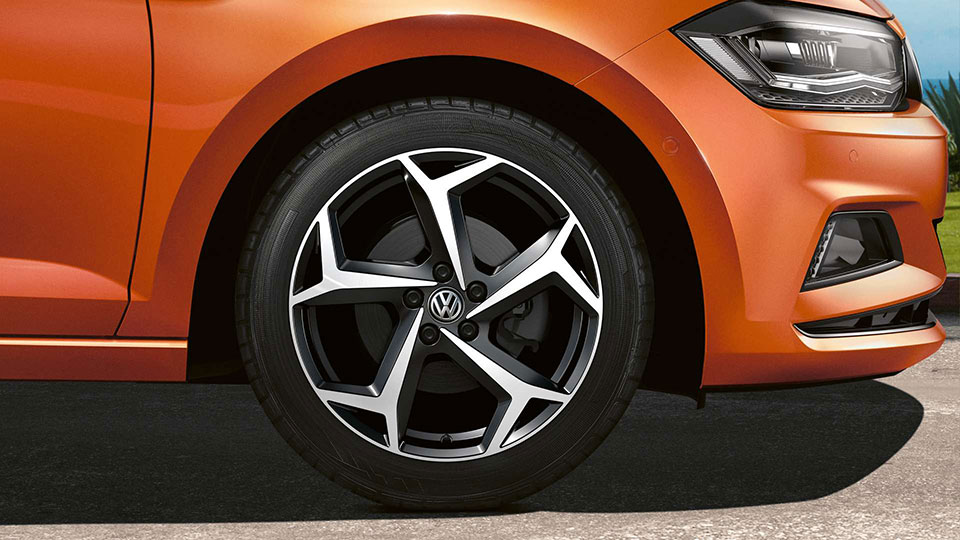 Bonneville alloy wheel