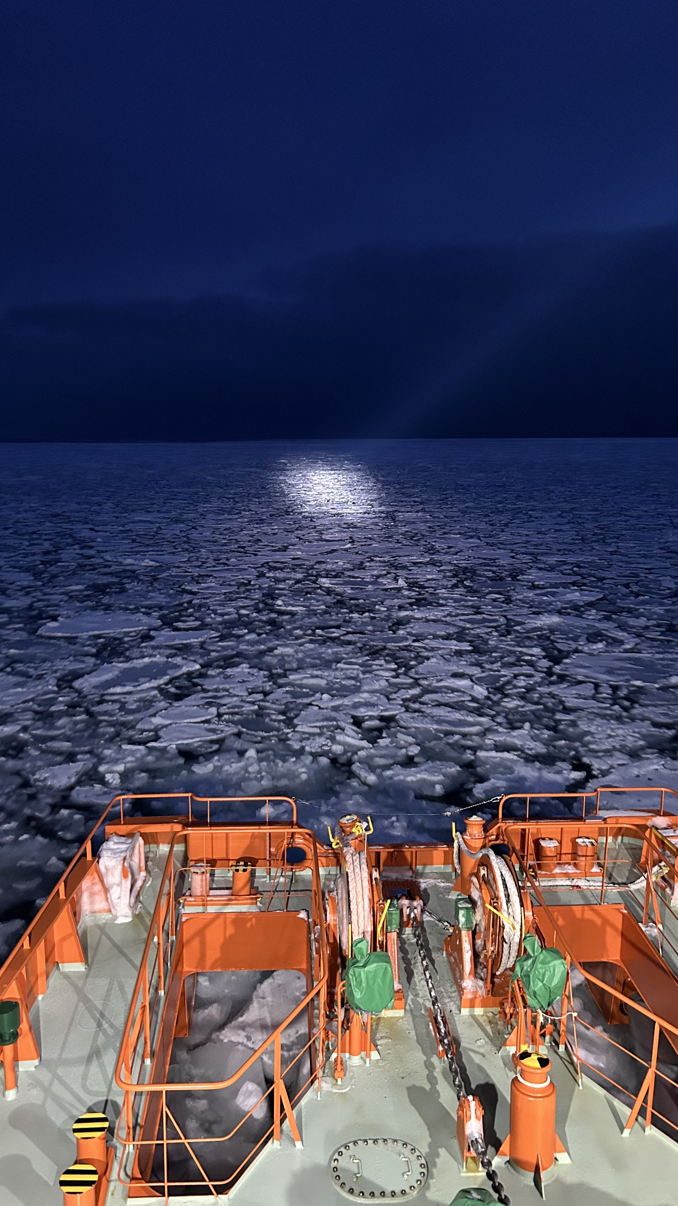 ガリンコ号 流氷観光クルーズ】 乗船券｜冬の北海道、オホーツク紋別を