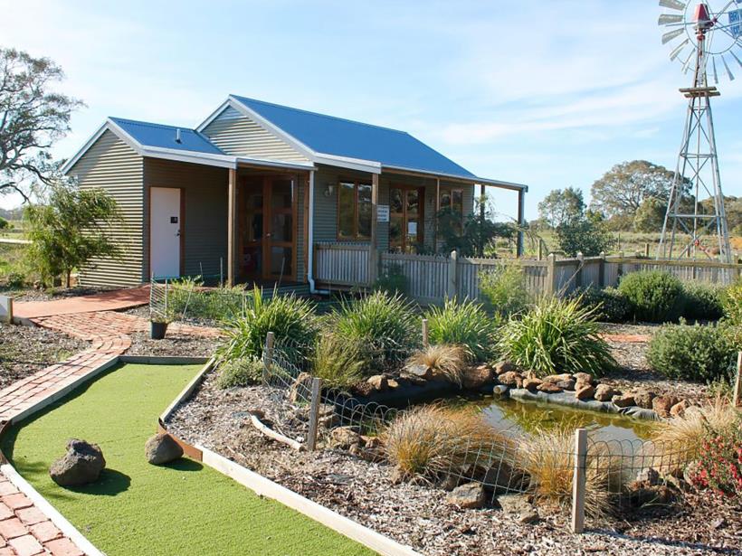Summer Sensations Cafe, Berry Gardens and Wind Mill Mini Golf