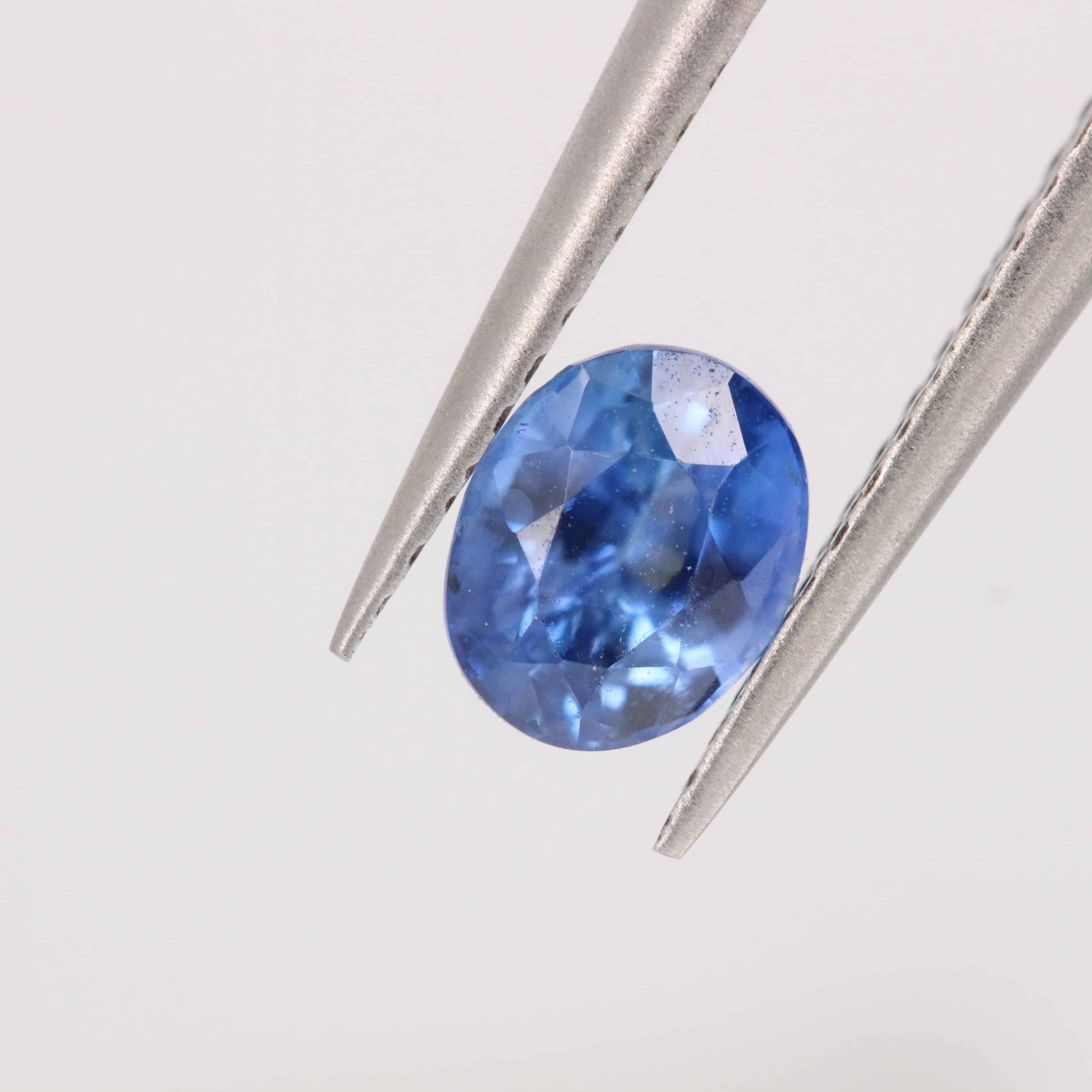Natural Blue Sapphire 0.8ct (5.84x4.77x3.64mm)_image1